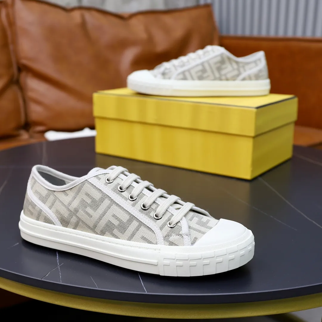 Factory price: 480 original order (couple model) Brand: FENDI Fendi 🙅‍♂️🙅‍♂️🙅‍♂️ Size: Female 35–40, Male 39-44 (45 can be customized) Grade: Official website genuine Material: Imported original LoGO fabric upper Original comfortable lining TPU wear-resistant lightweight outsole Style category: Loafers New trendy shoes Color: actual picture color